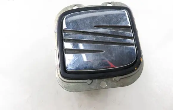 Seat Cordoba (6K) Rear door exterior handle/bracket 6K0827565B