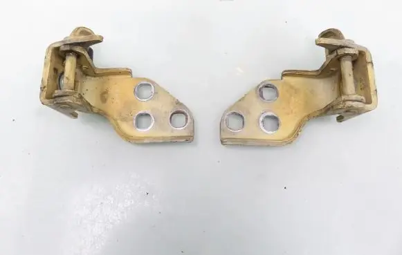 Rear door hinge set