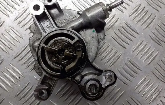 Peugeot 407 Vacuum pump D165-1C1