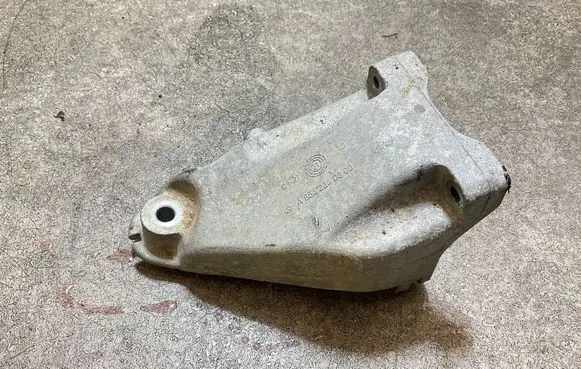 Mercedes-Benz Sprinter W907 W910 Engine mount bracket A6542240600