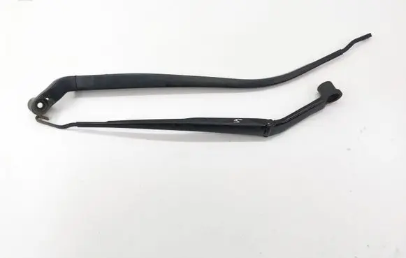 Mazda CX-5 Front wiper blade arm