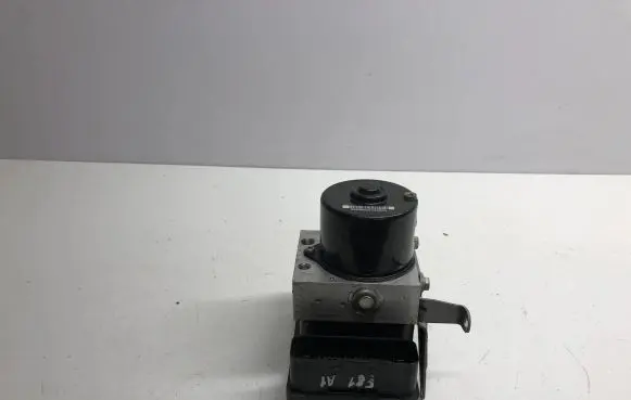 BMW 1 E81 E87 ABS Pump 6787836