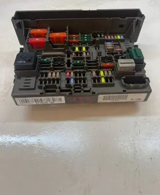BMW 3 E90 E91 Fuse module 9119446