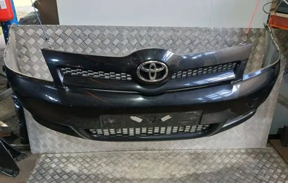 Toyota Corolla Verso AR10 Front bumper 521190F010