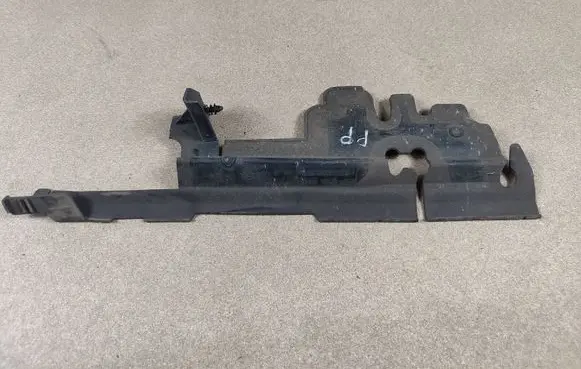 Opel Insignia A Intercooler air guide/duct channel 13266369