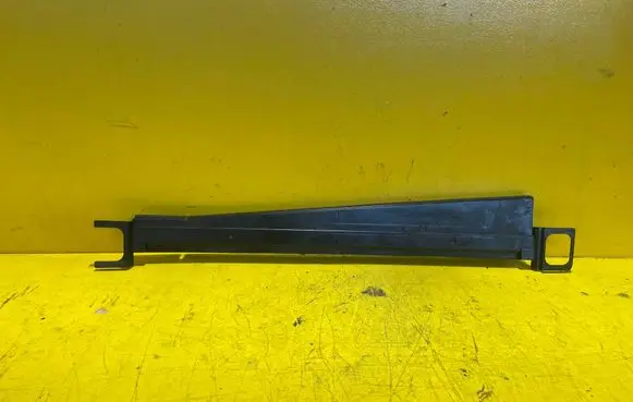 Renault Clio III Front grill 8200304290