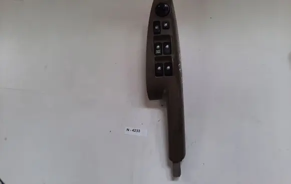 Hyundai Tucson JM Electric window control switch