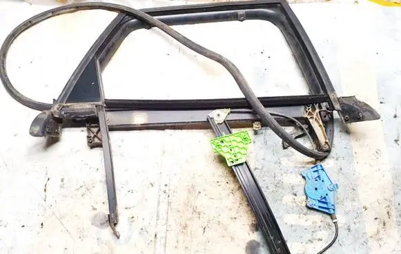 Audi A4 S4 B6 8E 8H Rear door window/glass frame 8e0867416