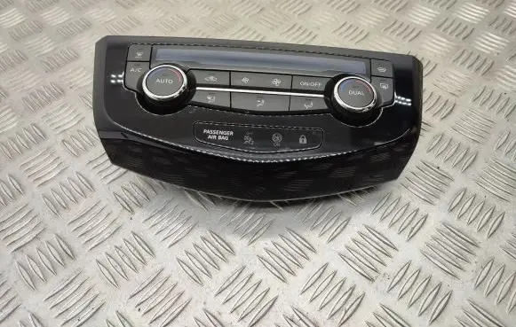 Nissan Qashqai Climate control unit 275004EA1A
