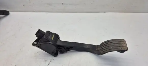 Citroen Berlingo Accelerator throttle pedal 9681124880