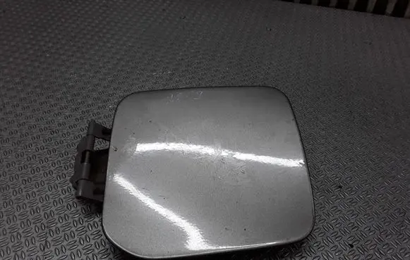 Nissan Maxima A34 Fuel tank cap