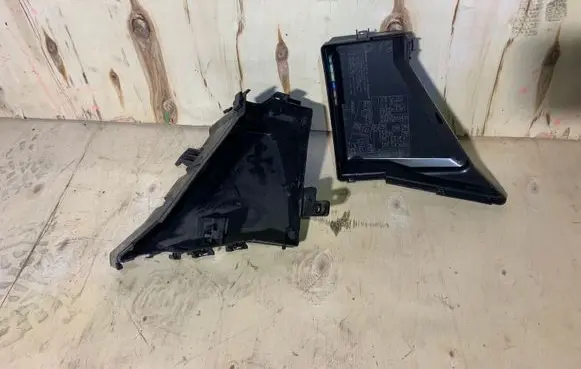 Subaru Outback Fuse box cover 82243AG010 82243AG 82243AG000