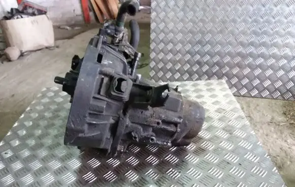 Renault Clio II Manual 5 speed gearbox JB3980