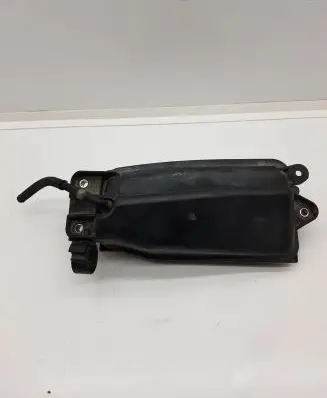 Vacuum air tank