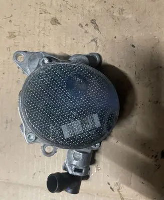 Nissan X-Trail T32 Vacuum pump 146503760R