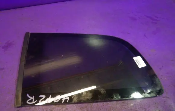 Suzuki Swift I Rear side window