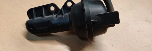 Mazda 5 Vacuum valve 042578