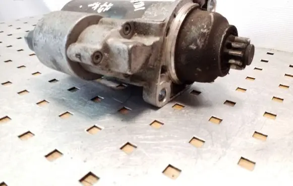 Volkswagen New Beetle Starter motor
