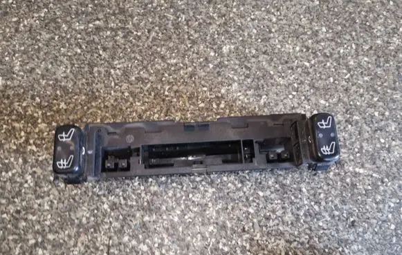 Mercedes-Benz C W202 Seat heating switch 2108200051