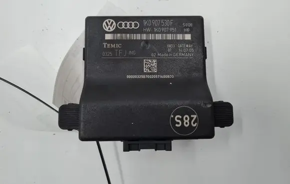 Volkswagen Golf V Gateway control module 1K0907530F 1K0907951