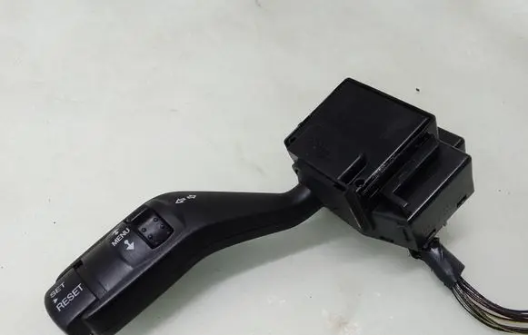 Ford Focus Indicator stalk 4M5T13335BD