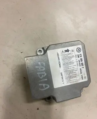Skoda Fabia Mk2 (5J) Airbag control unit/module 5WK43131 50070413F 0034PD1WZWGH