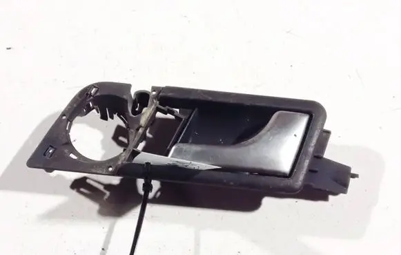 Audi A2 Front door interior handle 8z0837020c e040313522