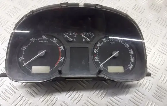 Skoda Fabia Mk2 (5J) Tachometer 1U0920811A
