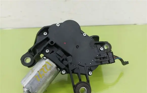 Opel Astra H Rear window wiper motor 0390201591