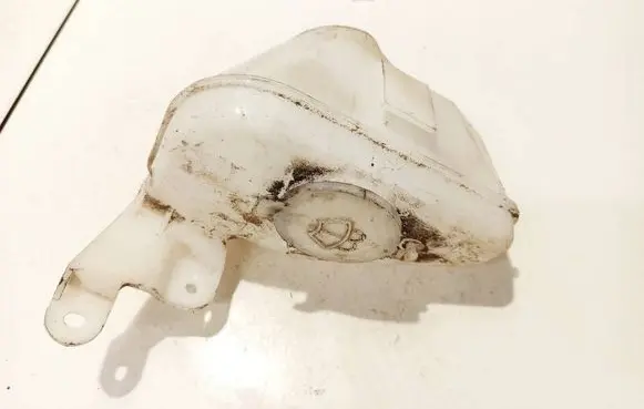Windshield washer fluid reservoir/tank