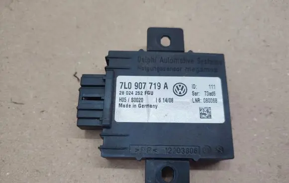 Volkswagen Touareg I Alarm control unit/module 7L0907719A