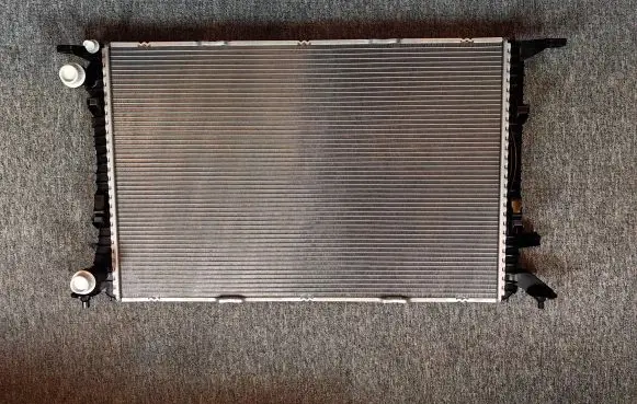 Audi Q3 8U Coolant radiator 8K0121251L 777162 19502D