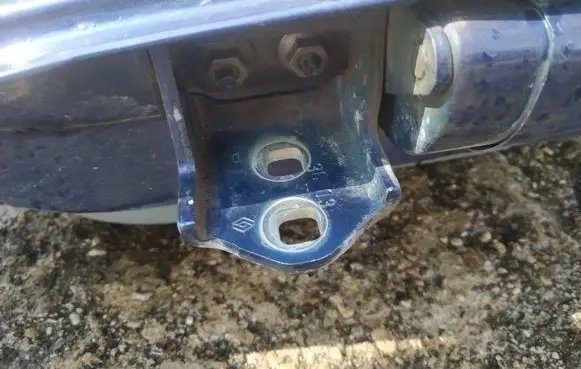 Renault Scenic II - Grand scenic II Rear door lower hinge