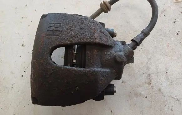 Ford Focus C-MAX Front brake caliper