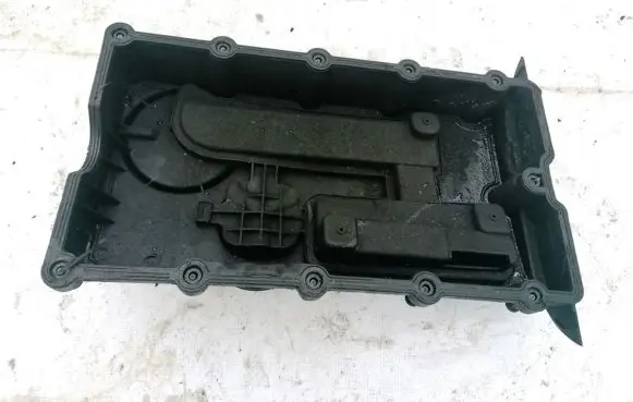 Volkswagen Golf V Rocker cam cover 03g103475