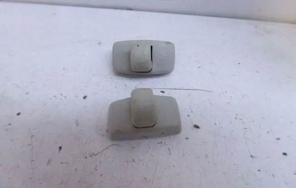 Volkswagen PASSAT B5 Sun visor clip/hook/bracket 3B0857561A