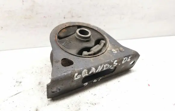 Mitsubishi Grandis Engine mount bracket MR594382