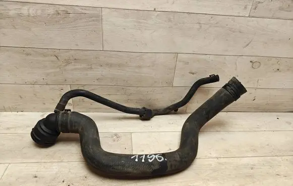 Volkswagen Touran I Engine coolant pipe/hose 6Q0122291E