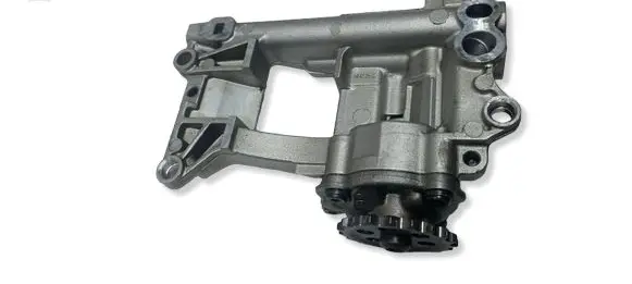 BMW 5 E60 E61 Oil pump 7789838