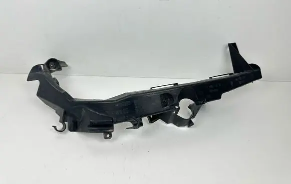 BMW 3 E90 E91 Headlight/headlamp mounting bracket 7138402