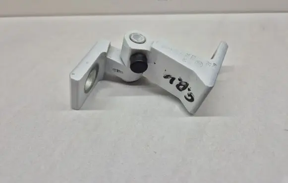 Porsche Cayenne (92A) Rear door upper hinge 8K0831402K A046574