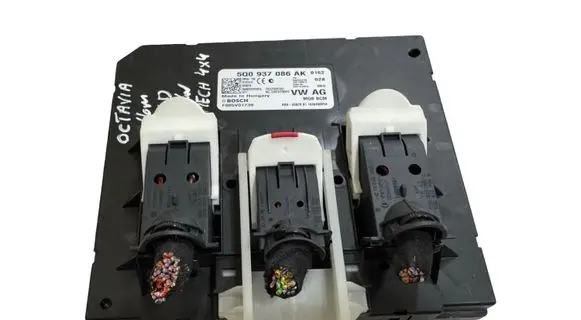 Skoda Octavia Mk3 (5E) Comfort/convenience module 5Q0937086AK D090016 DA01142206