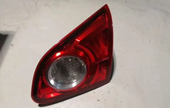 Tailgate rear/tail lights