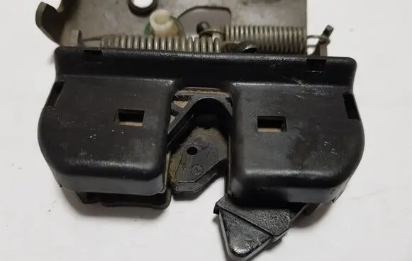 BMW 3 E46 Seat back rest lock catch 52207112864