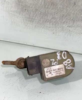 Headlight/headlamp level sensor