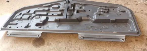 BMW 5 E39 Tool box 71111180681 1180681