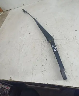 Volvo XC90 Front wiper blade arm 30655612