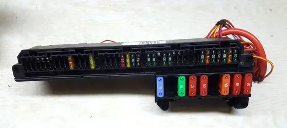 BMW 5 E60 E61 Fuse box set 6114695733001 18917 4020935