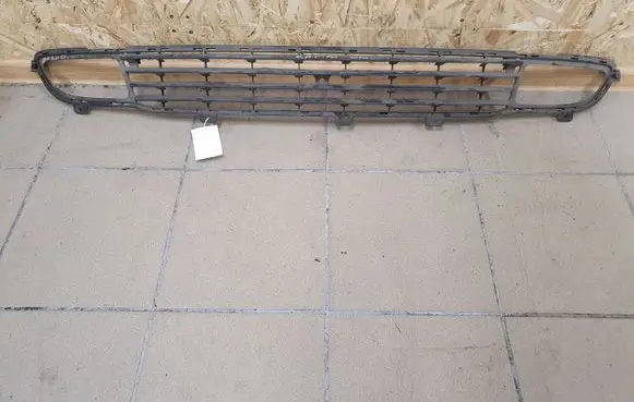 Opel Zafira A Front bumper lower grill 90580631