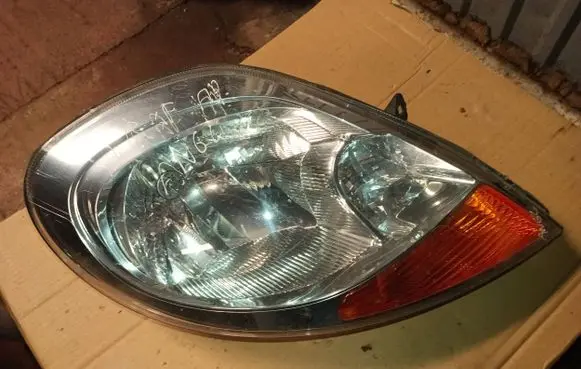 Renault Trafic II (X83) Headlight/headlamp 8200701361